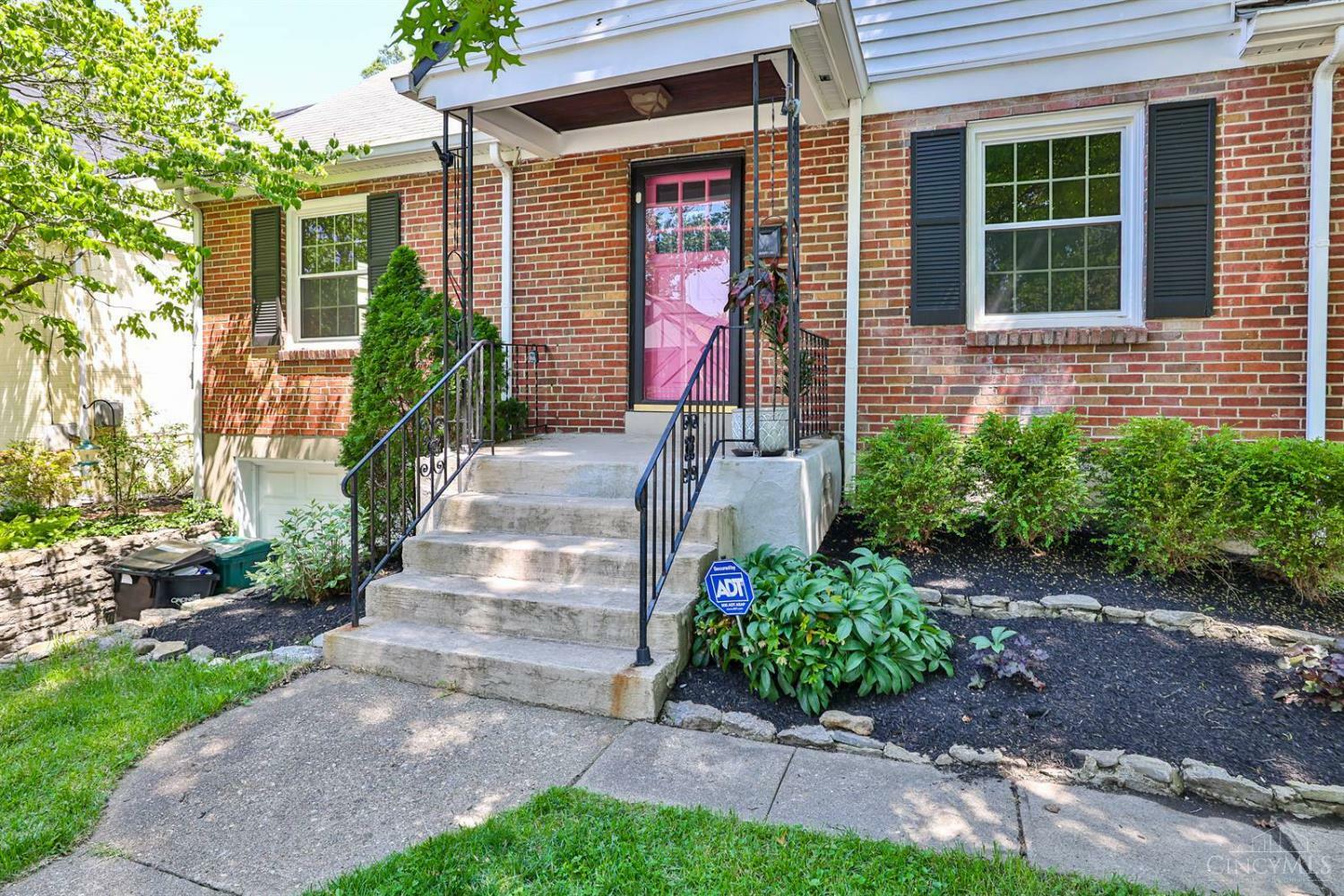 Property Photo: 3422 Oak Lane OH 45209