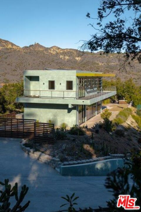 Property Photo: 27349 Old Chimney Rd CA 90265
