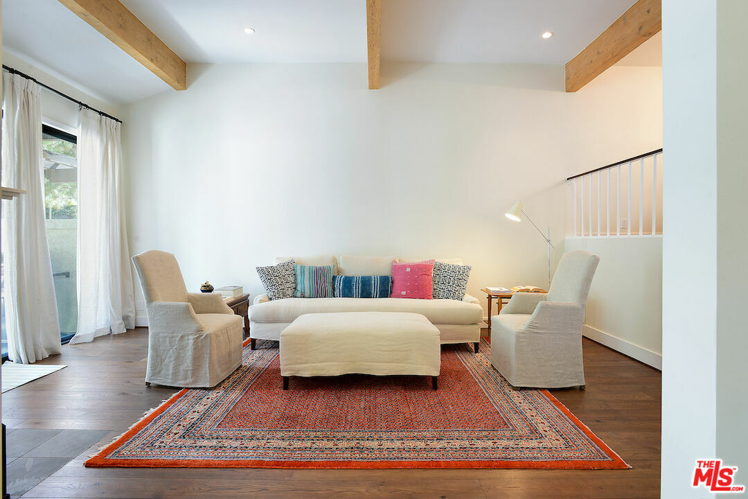 Property Photo: 17258 Palisades Cir CA 90272