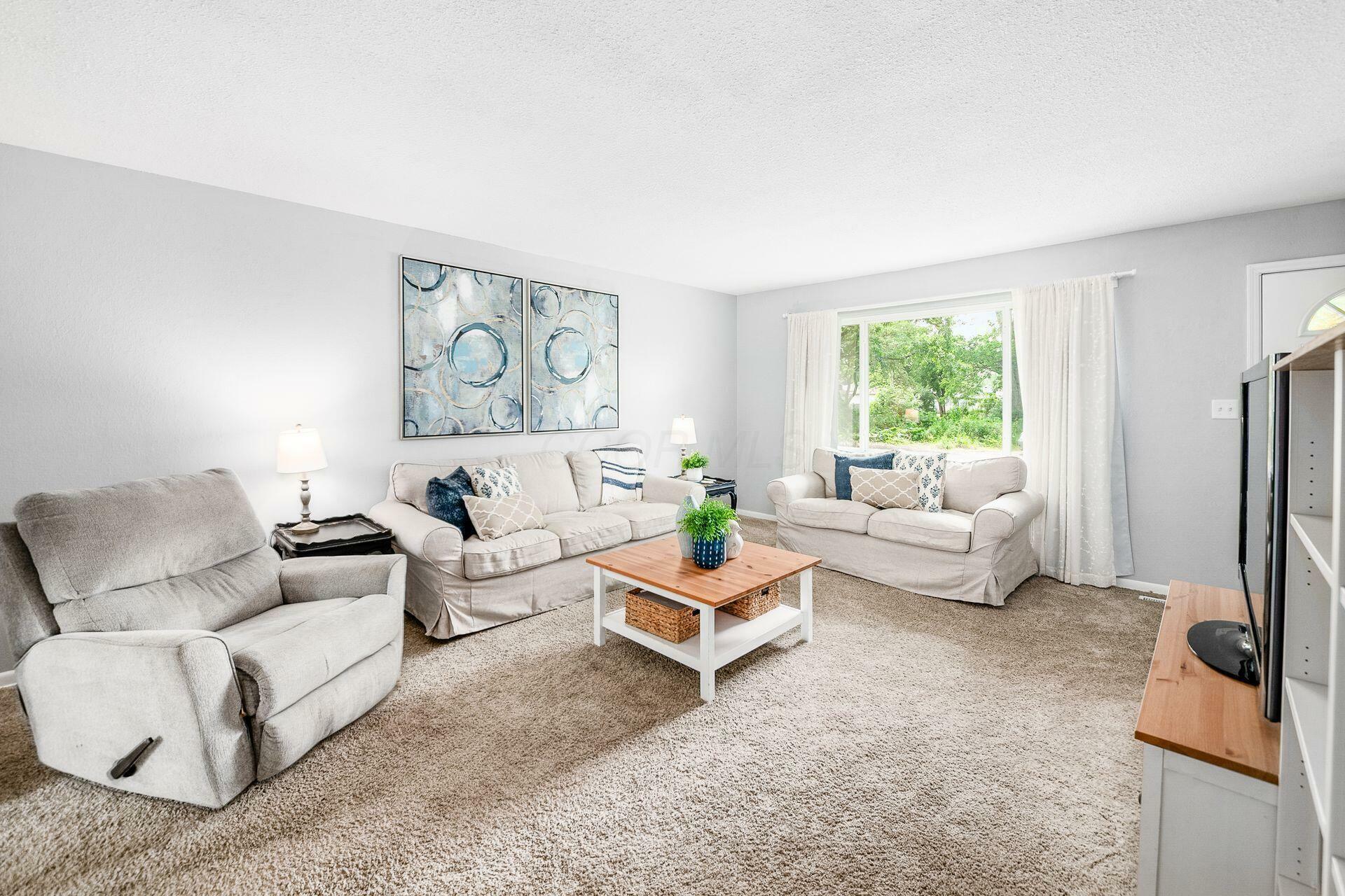 Property Photo: 1058 Erickson Avenue OH 43227