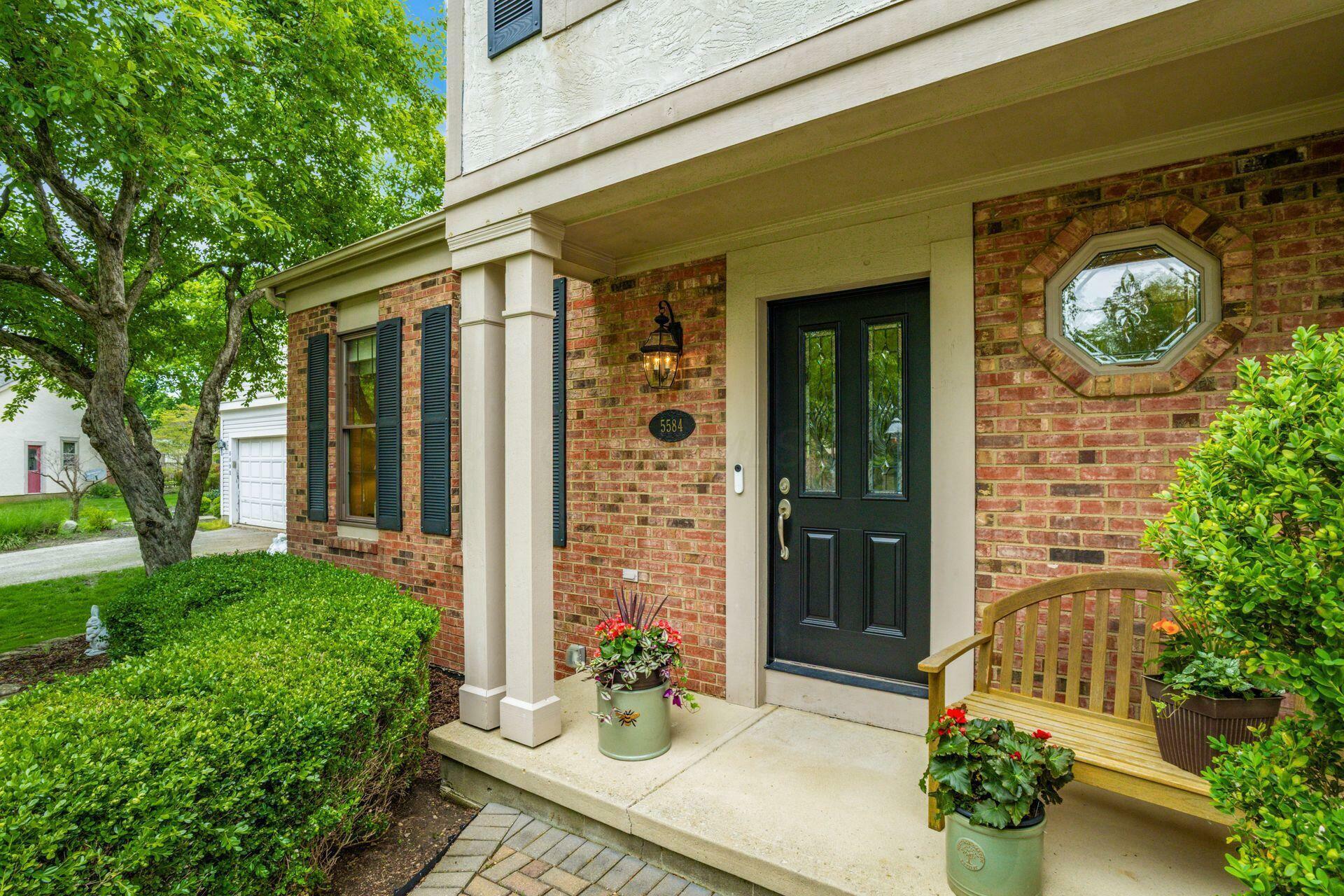 Property Photo: 5584 Tangarey Court OH 43235