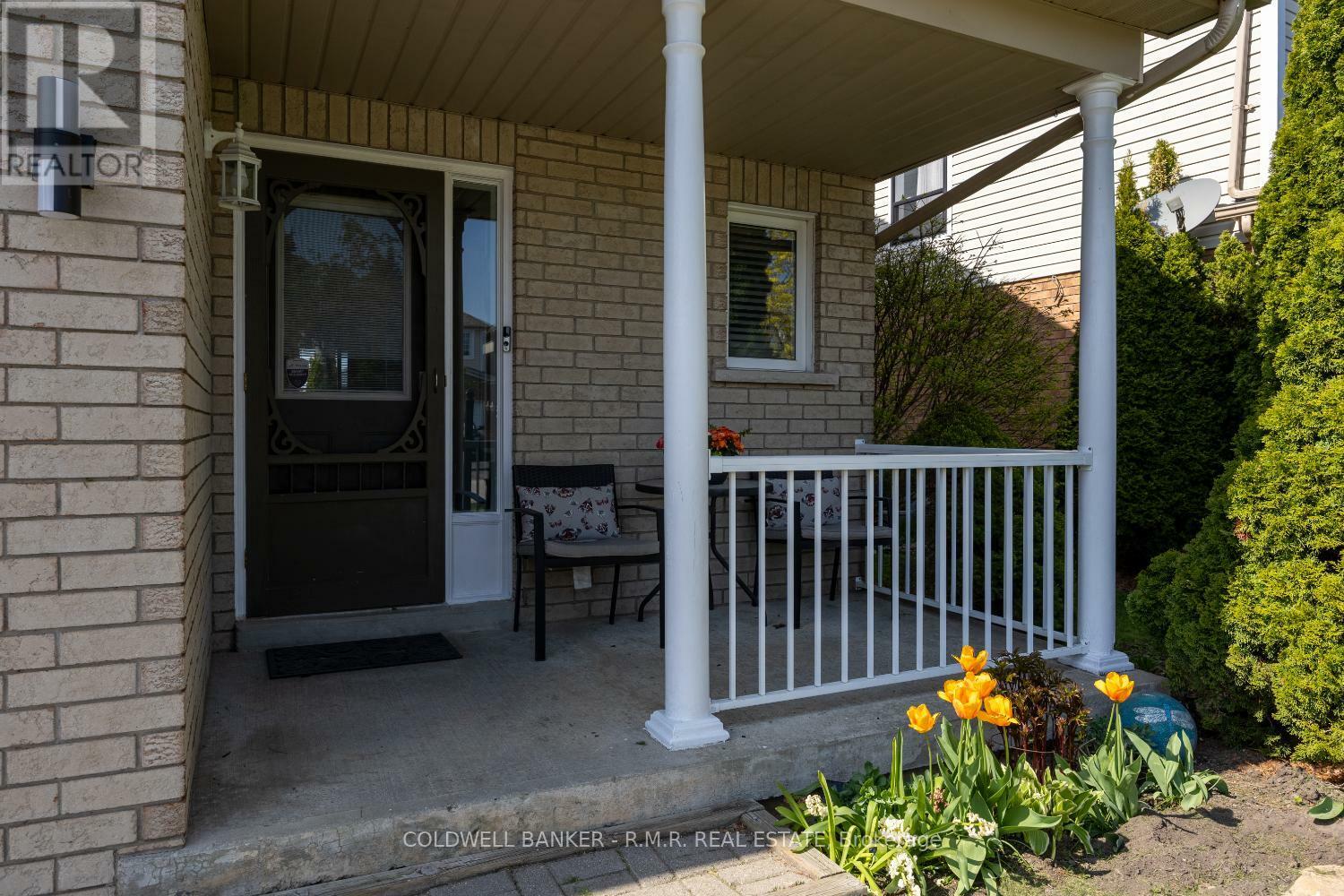 Property Photo: 33 Winchurch Drive ON L9L 1T5