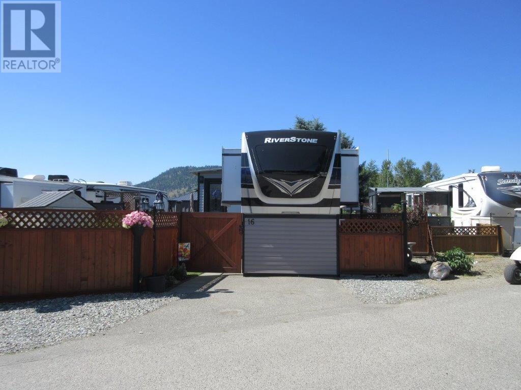 Property Photo: 415 Commonwealth Road 16 BC V4V 1P4