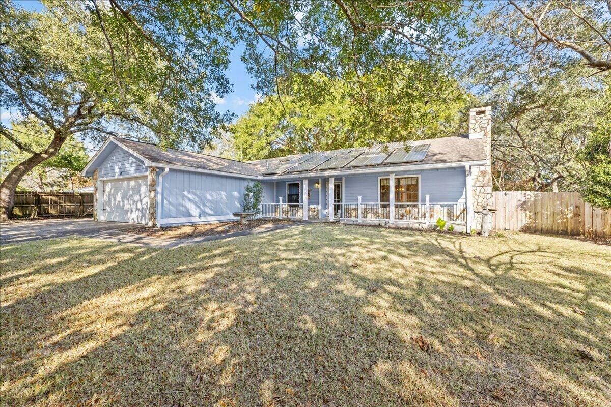 Property Photo: 12 Corbin Court FL 32578
