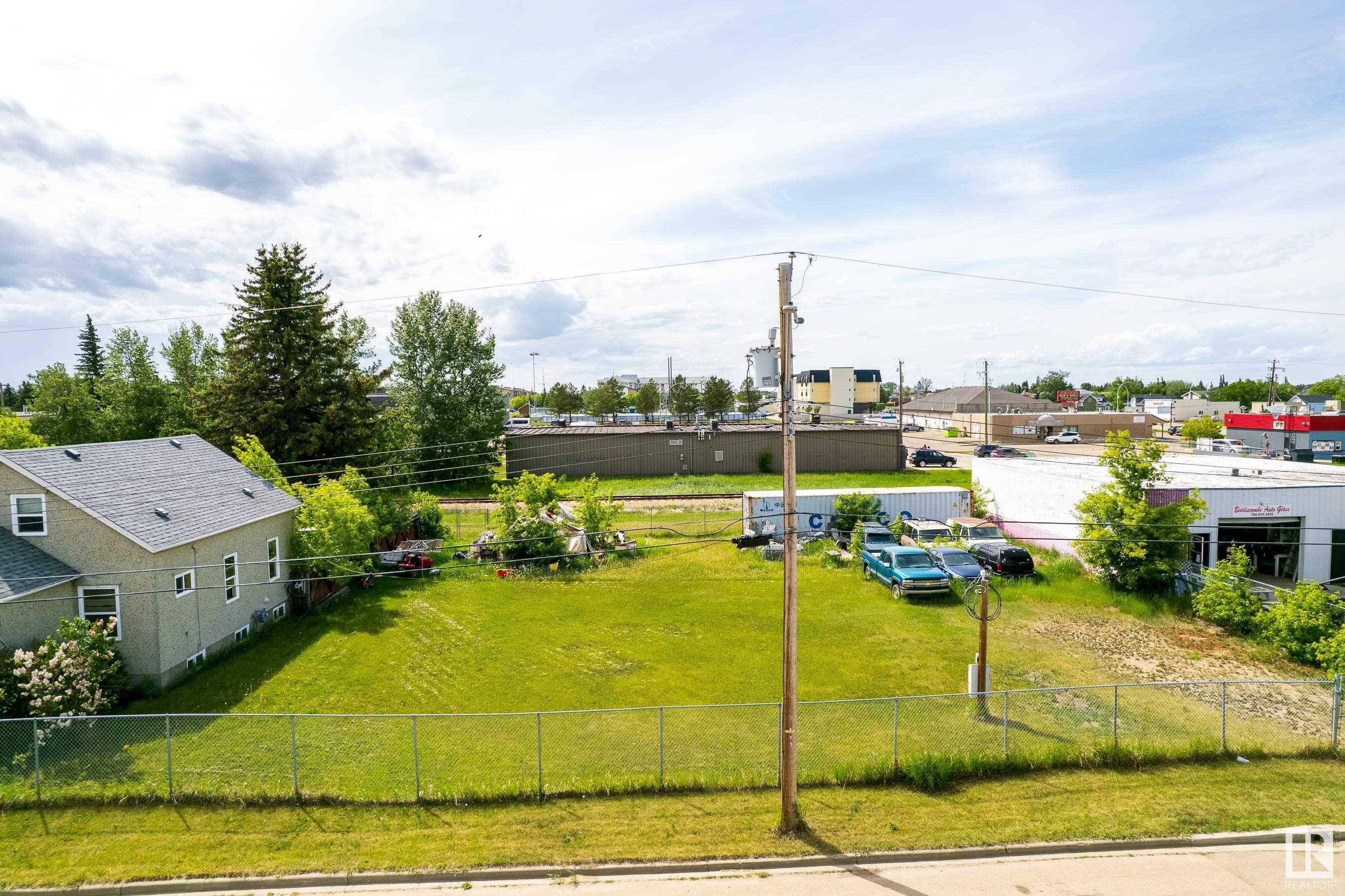 9916 103 Street  Morinville AB T8R 1E6 photo