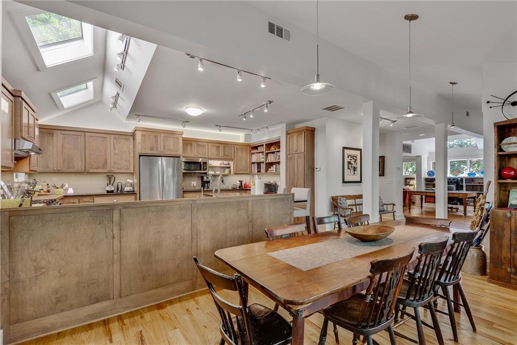 Property Photo: 4621 Lakeshore Drive GA 30072