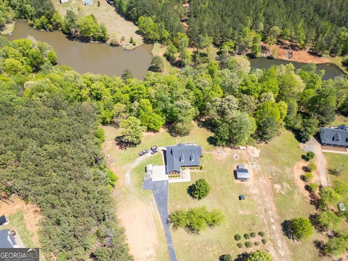 Property Photo: 637 Lakeview Drive GA 30056