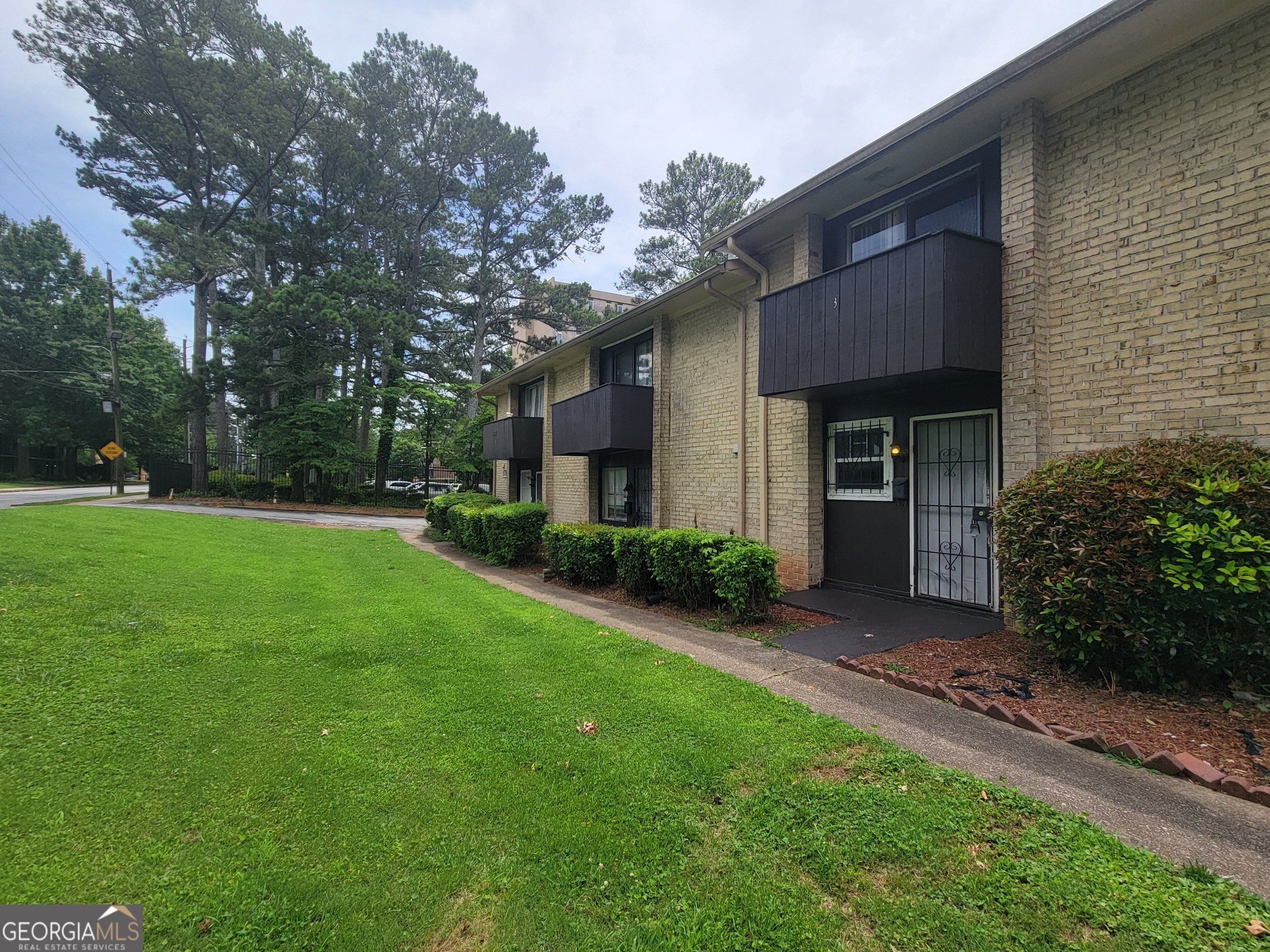 Property Photo: 1867 Myrtle Drive SW Apt 3 GA 30311
