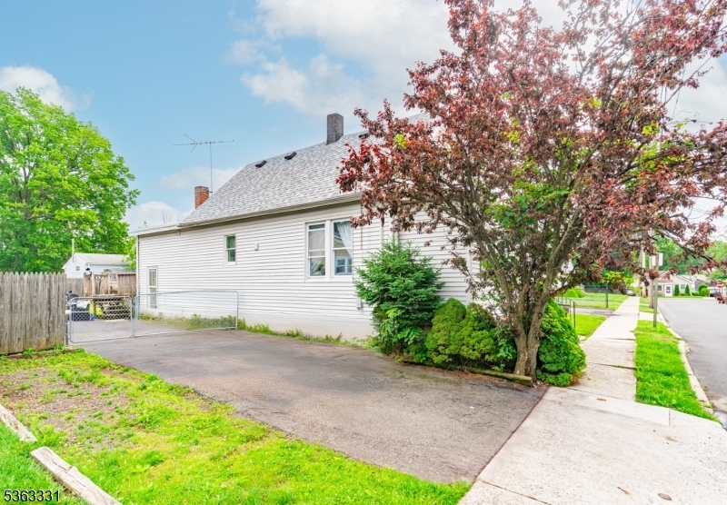 Property Photo: 21 Suydam Ave NJ 08817