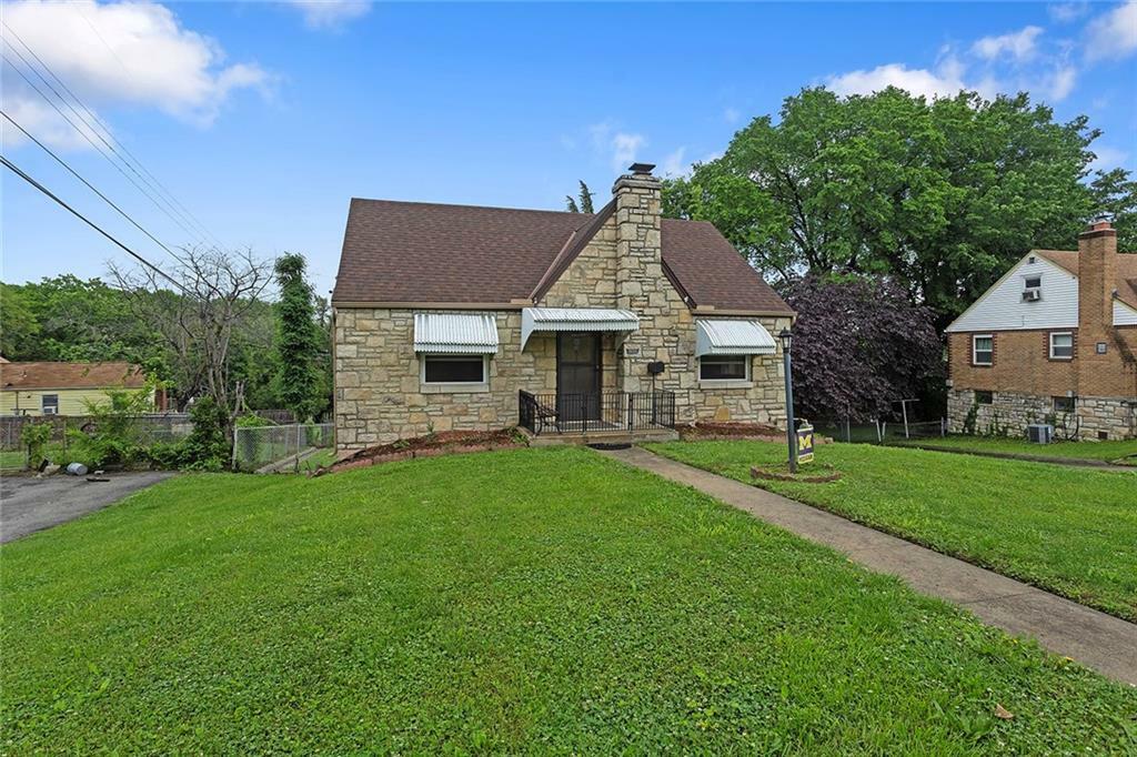 Property Photo: 3131 E Barker Circle KS 66104