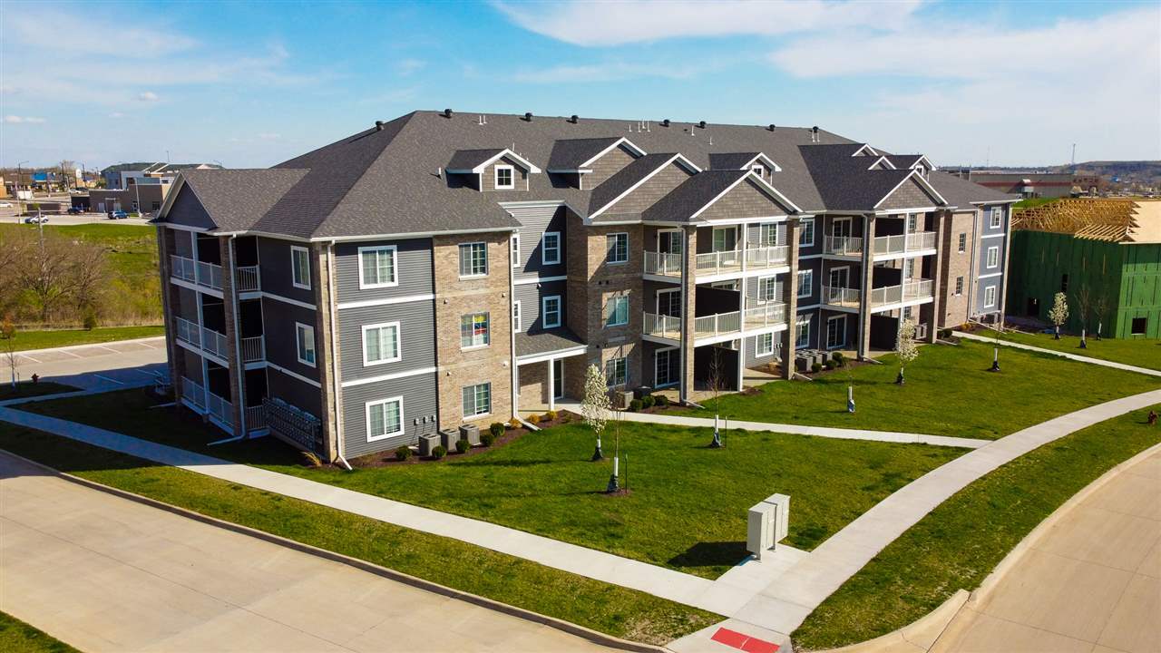 Property Photo: 2875 Spring Rose Cir #301 IA 52241