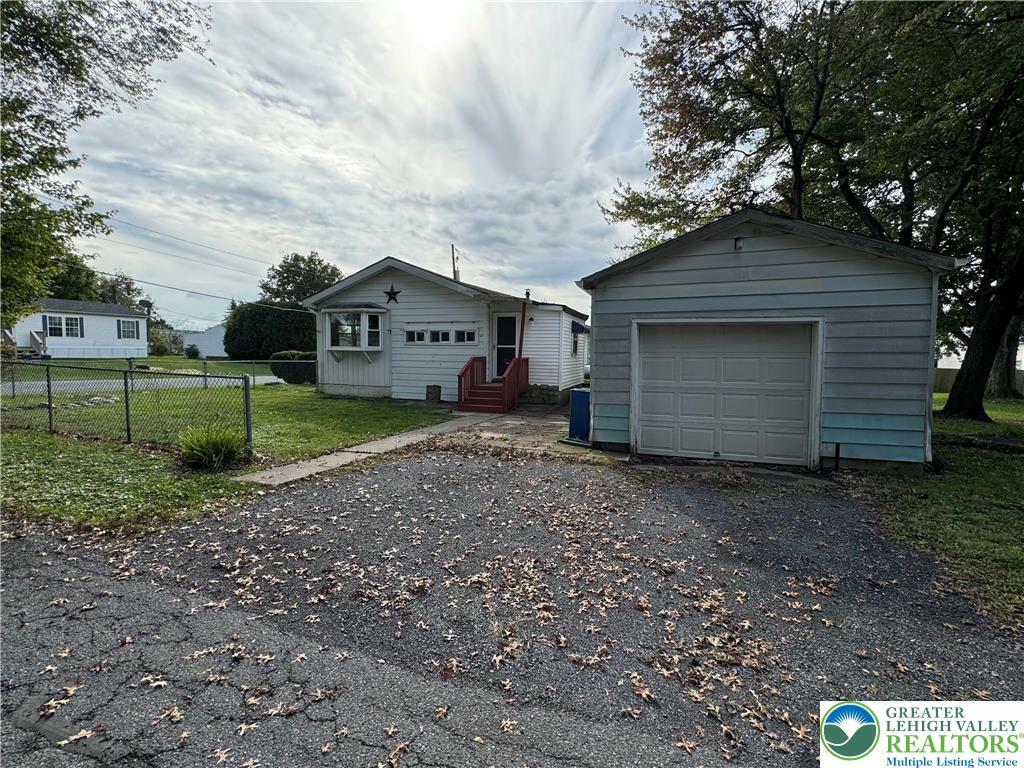 Property Photo: 529 Short Road PA 18064