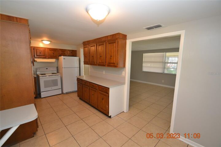 Property Photo: 300 Midwood Drive FL 33566