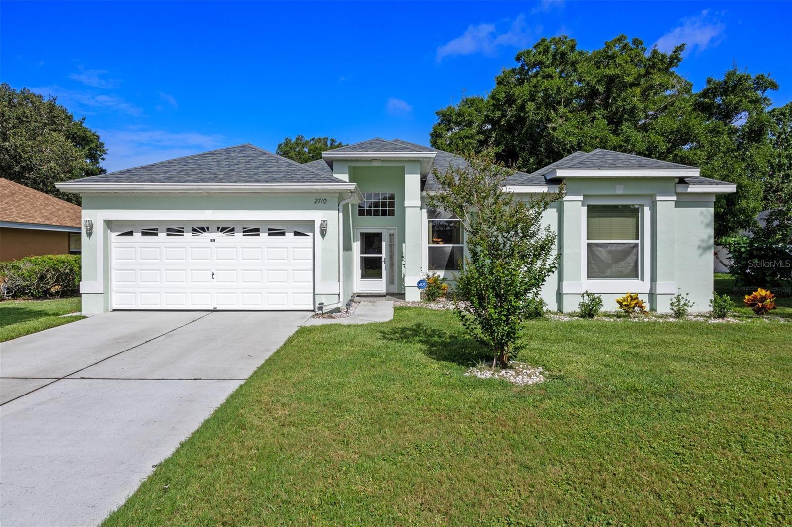 Property Photo: 2710 Autumn Lane FL 32726