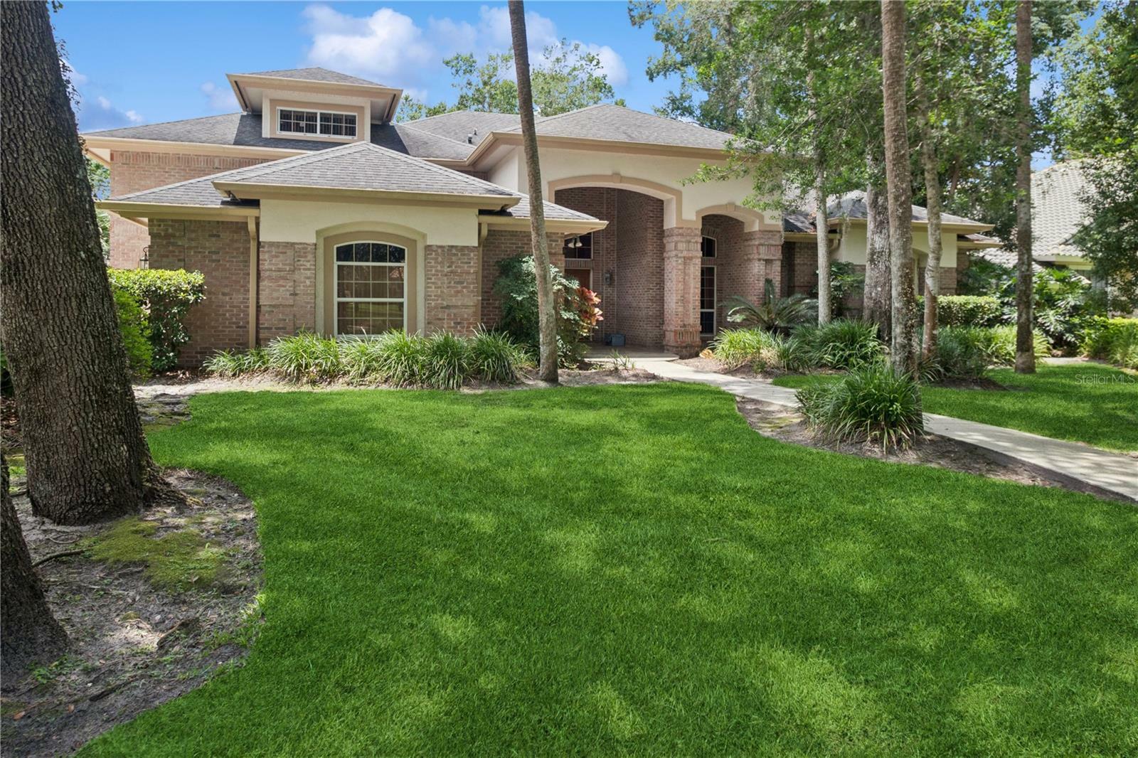 Property Photo: 4823 Shoreline Circle FL 32771
