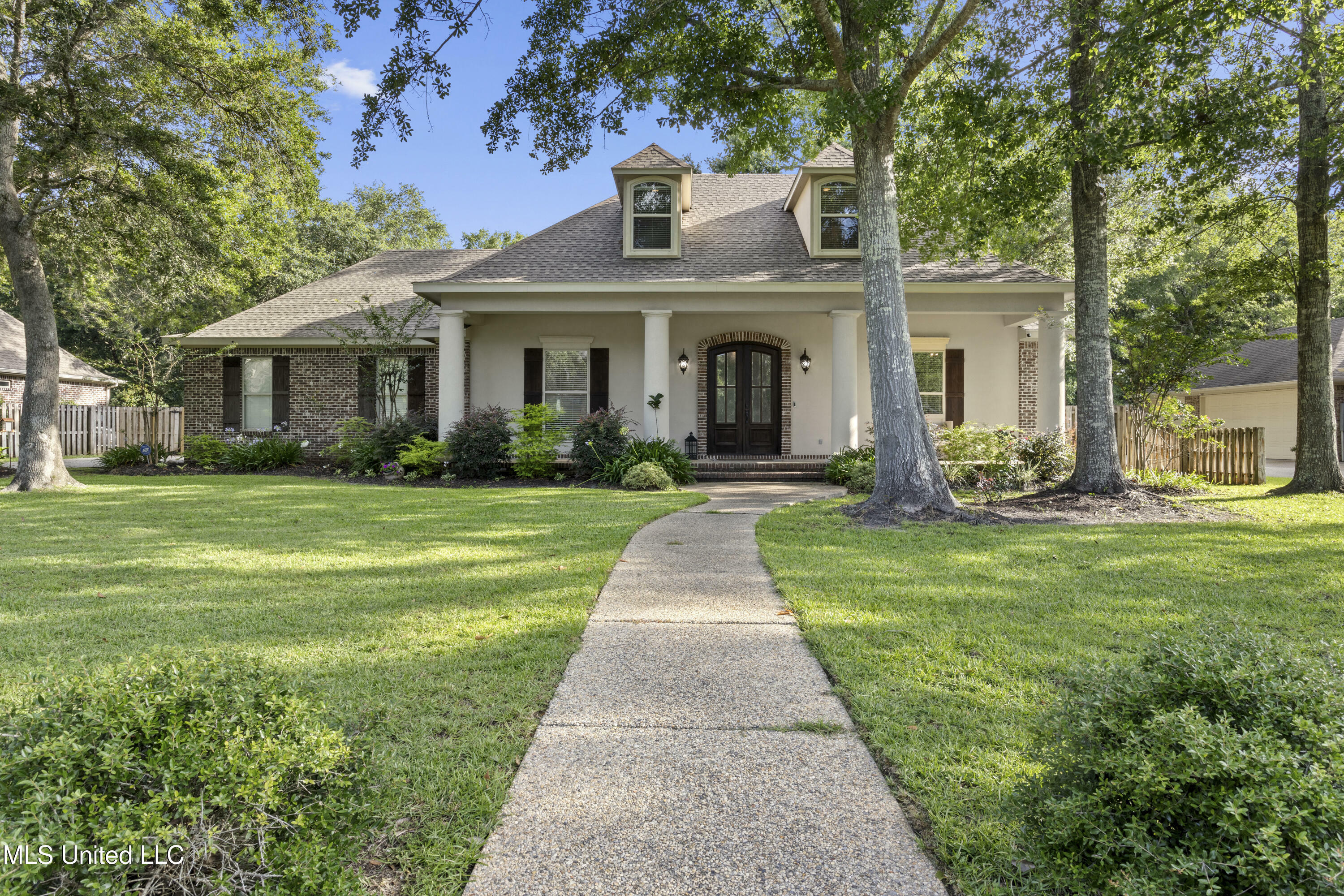 Property Photo: 3208 Oakleigh Circle MS 39564