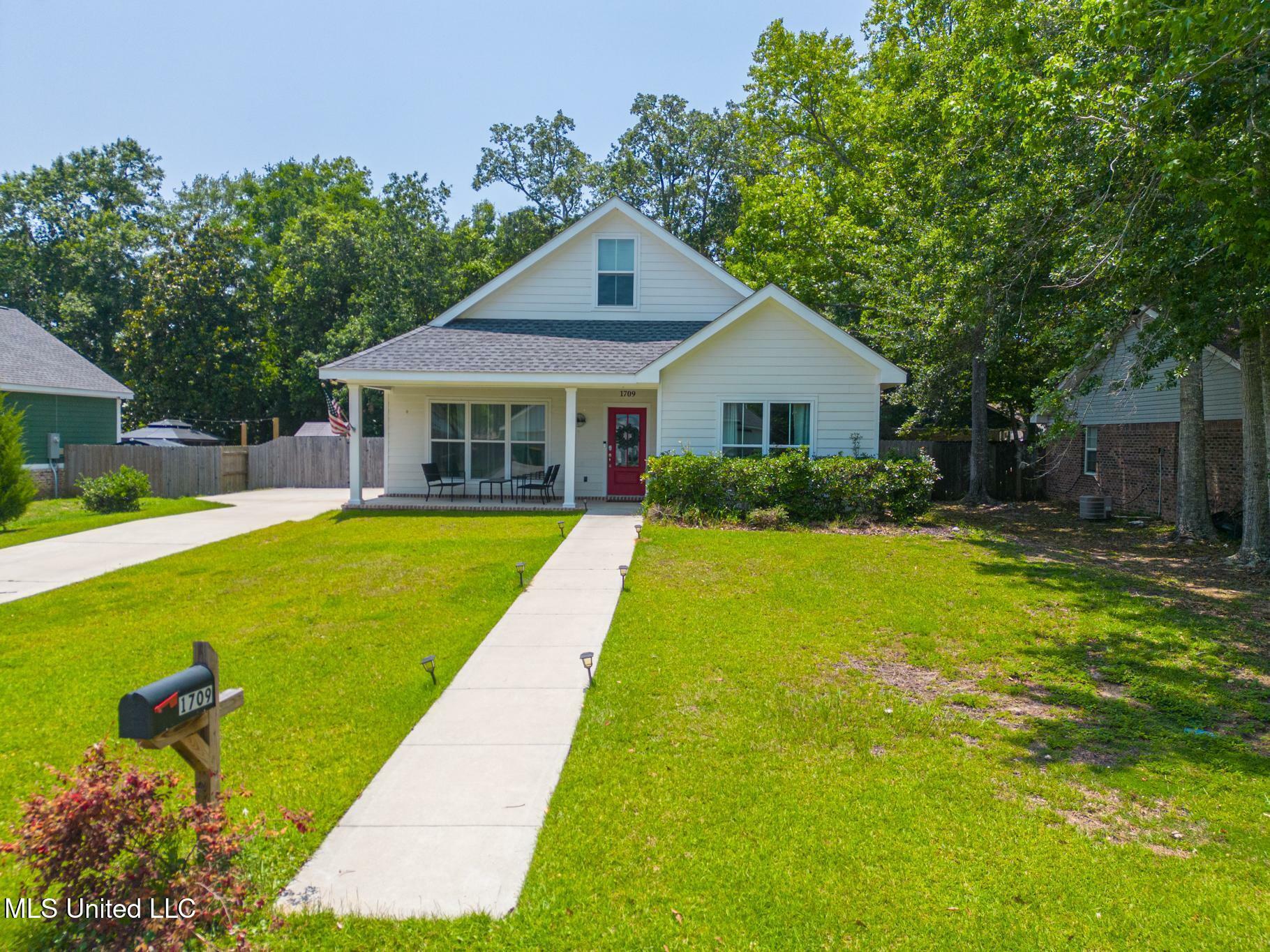 Property Photo: 1709 S 1st Street MS 39564
