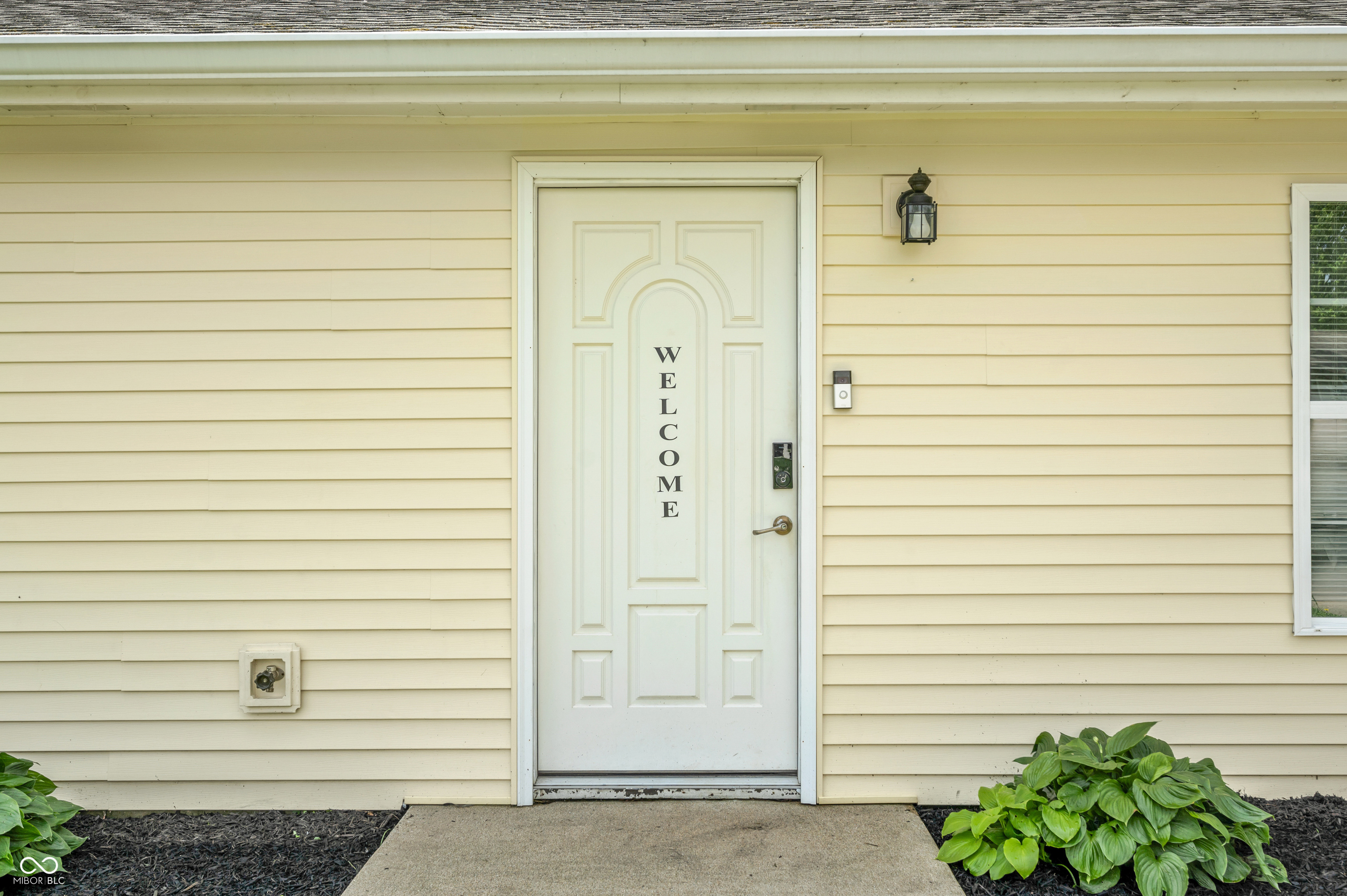 Property Photo: 157 Meadow Place IN 47246