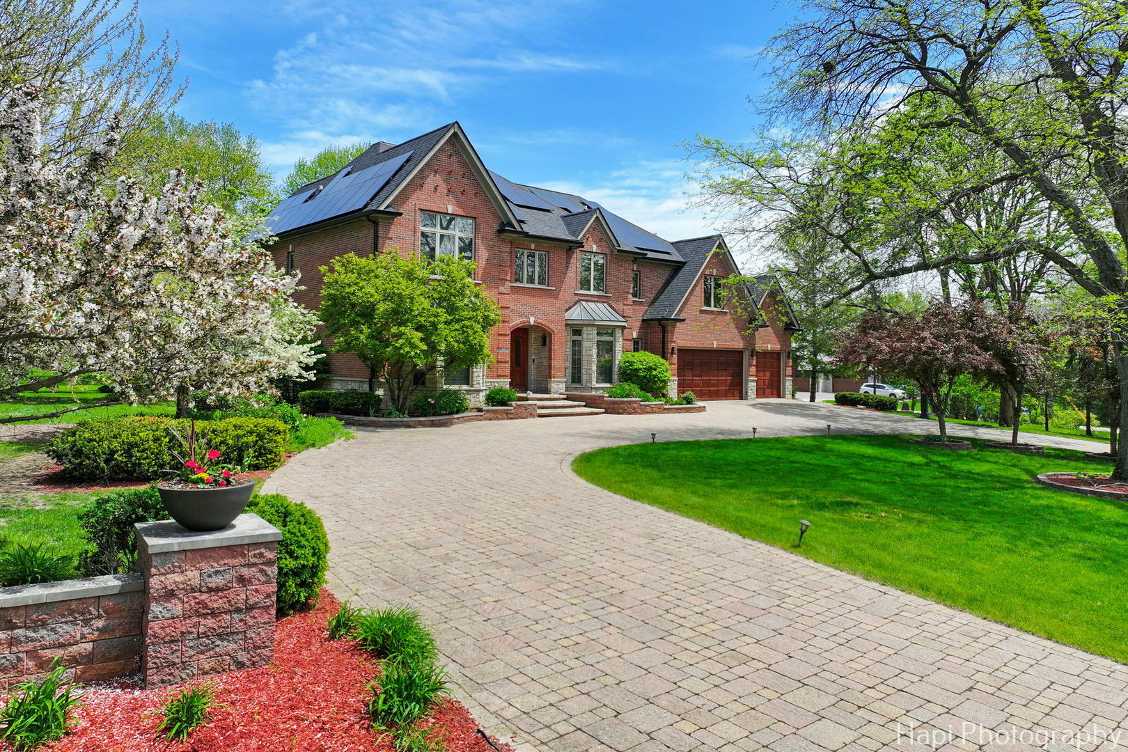 Property Photo: 1400 Banbury Road IL 60067