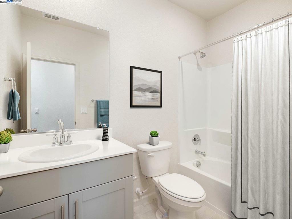 Property Photo: 668 Shefford Dr CA 95687