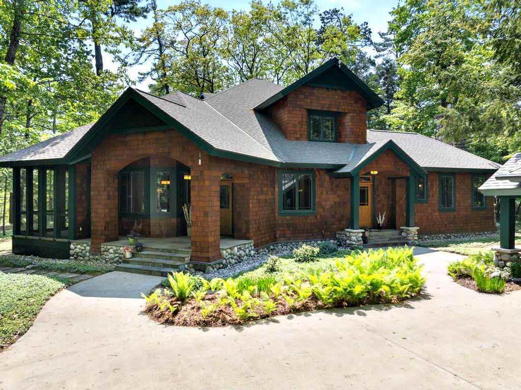 805 Glenn Drive  Harbor Springs MI 49740 photo