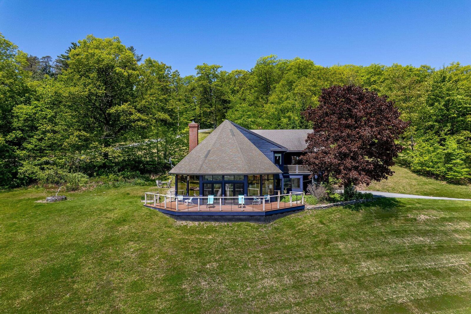 Property Photo:  122 Coachman'S Way  VT 05001 