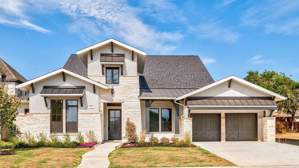 Property Photo: 712 Bear Creek Drive TX 76054