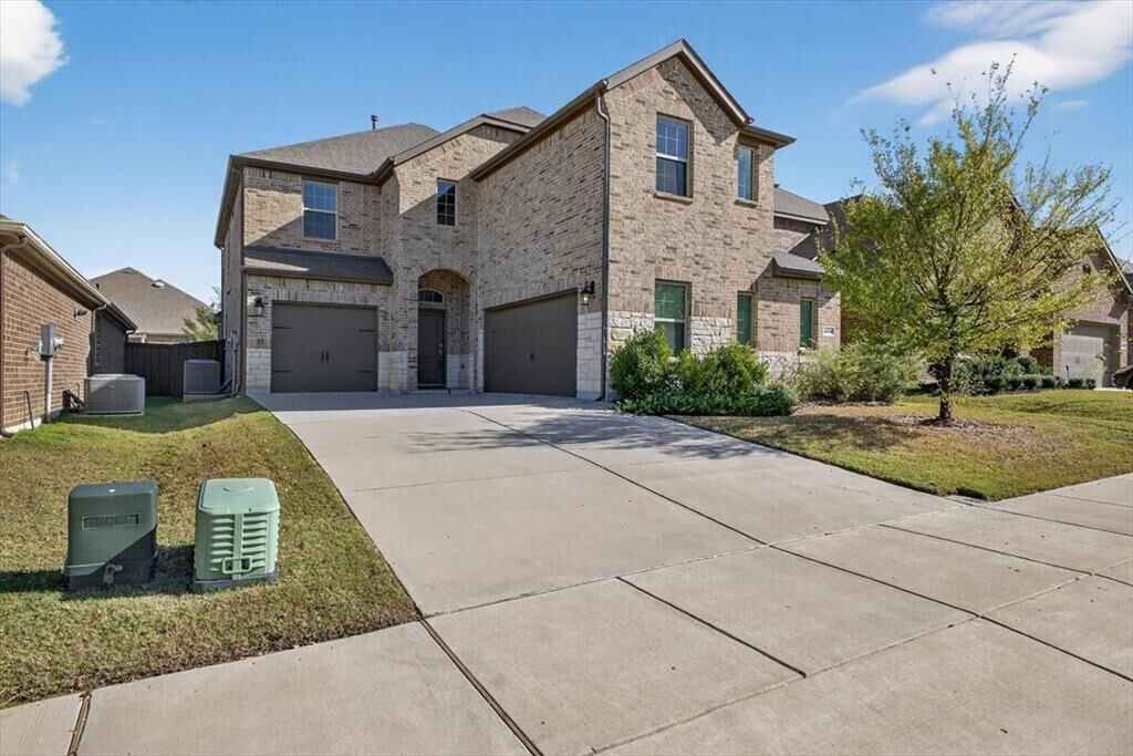 Property Photo:  2929 Log Cabin Drive  TX 75009 