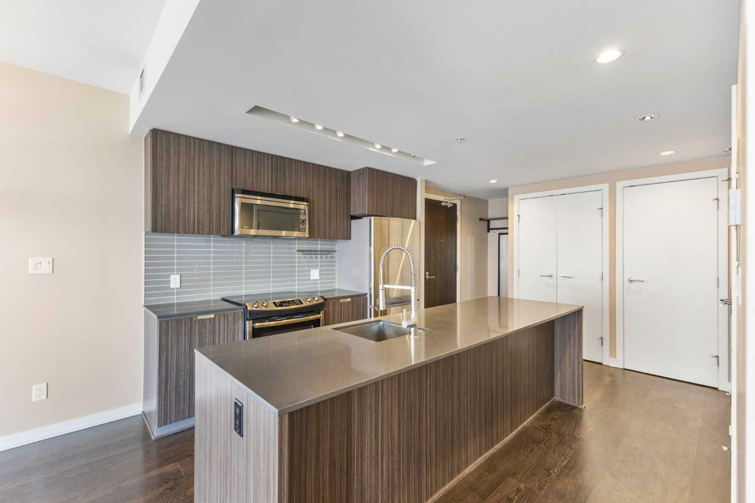 626 14 Avenue SW 1201  Calgary AB T2R 0X4 photo