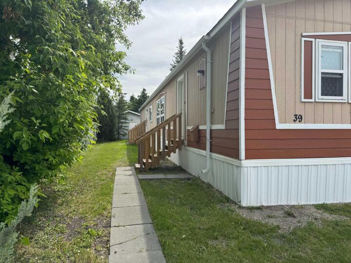 Property Photo: 39 Norby Crescent AB T4P 2C6
