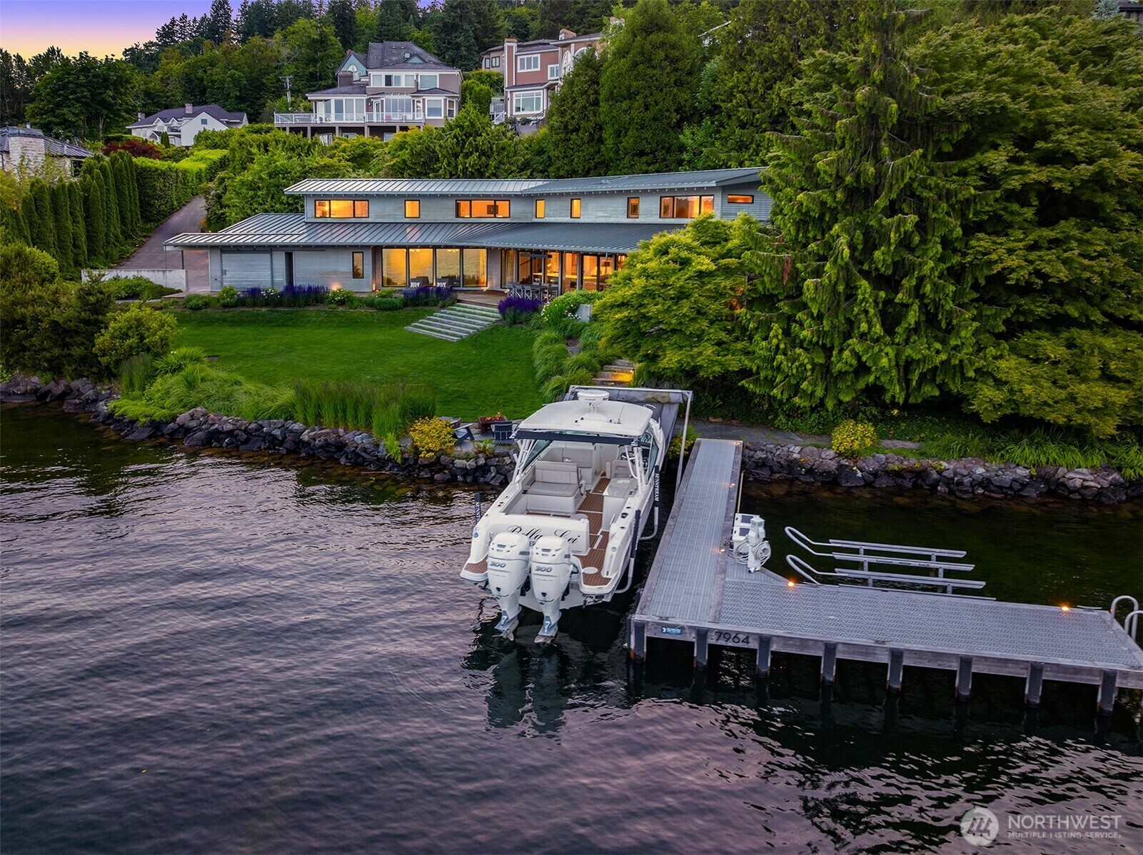 Property Photo: 7964 E Mercer Way WA 98040