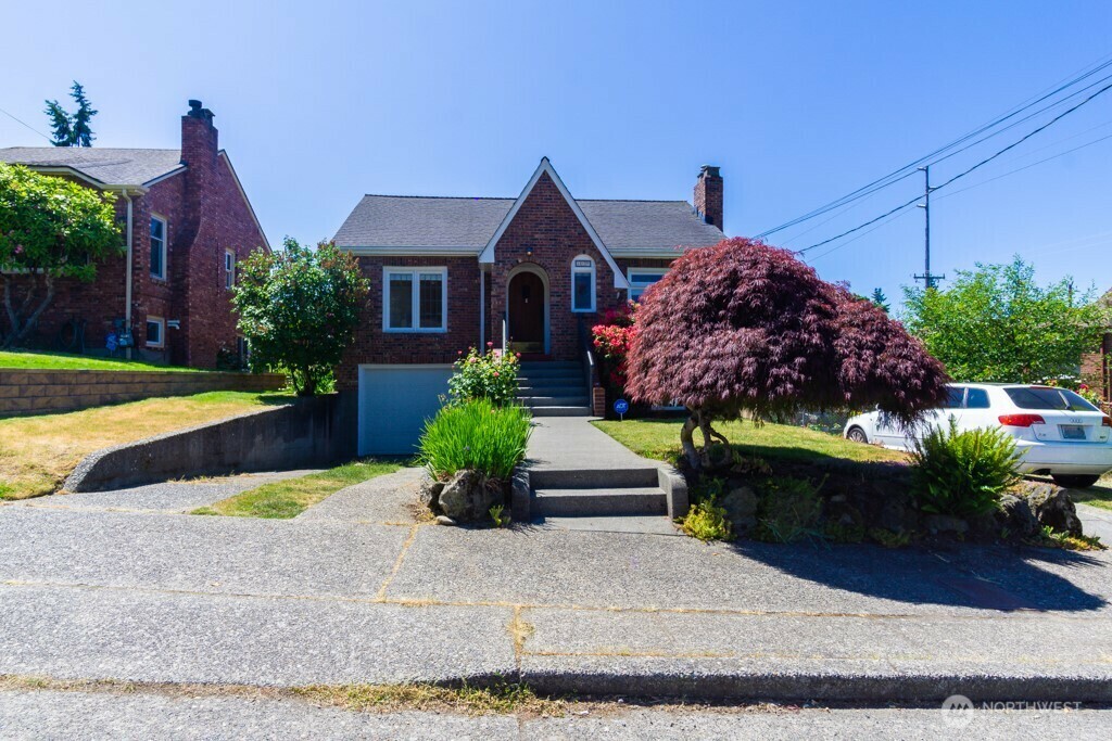 Property Photo: 507 NE 91st Street WA 98115