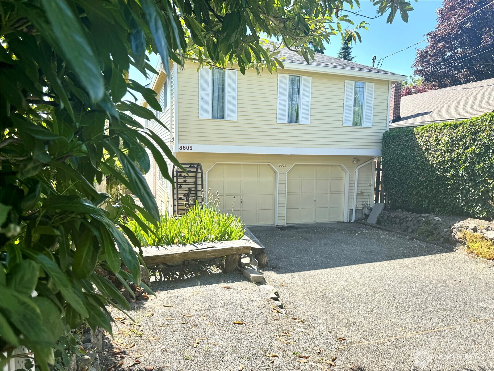 Property Photo: 8605 Meridian Avenue N WA 98103