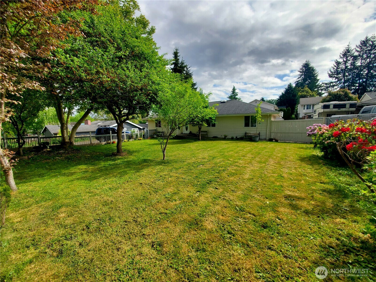 Property Photo:  16 E Intercity Avenue  WA 98208 