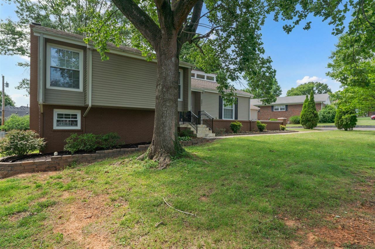 Property Photo: 221 Dorchester Drive KY 42103