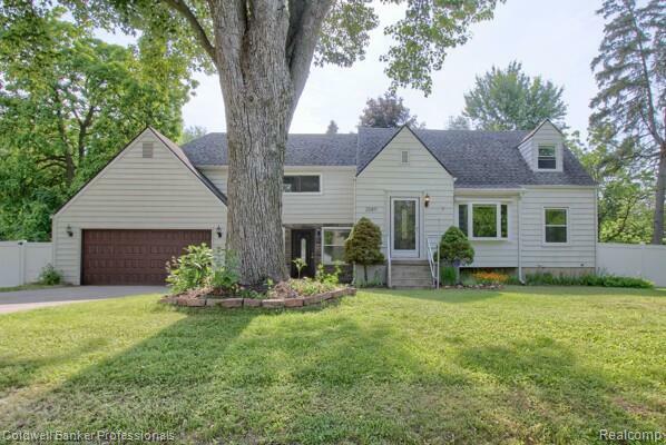 Property Photo: 25811 Briarbank Avenue MI 48033