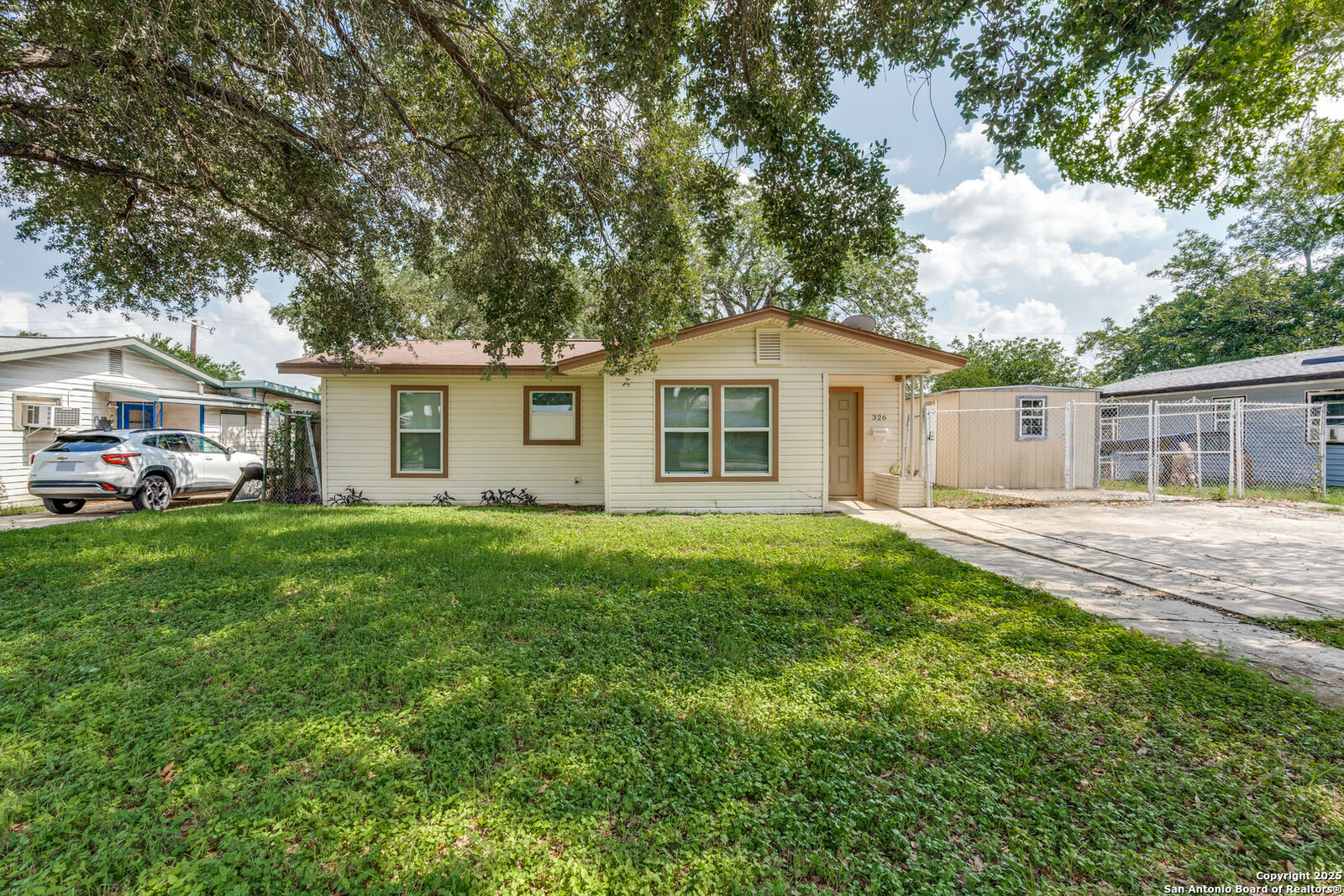 Property Photo: 326 Sublett TX 78223