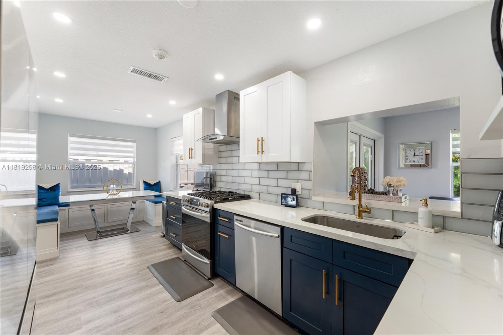 Property Photo: 11330 NW 29th Pl FL 33323