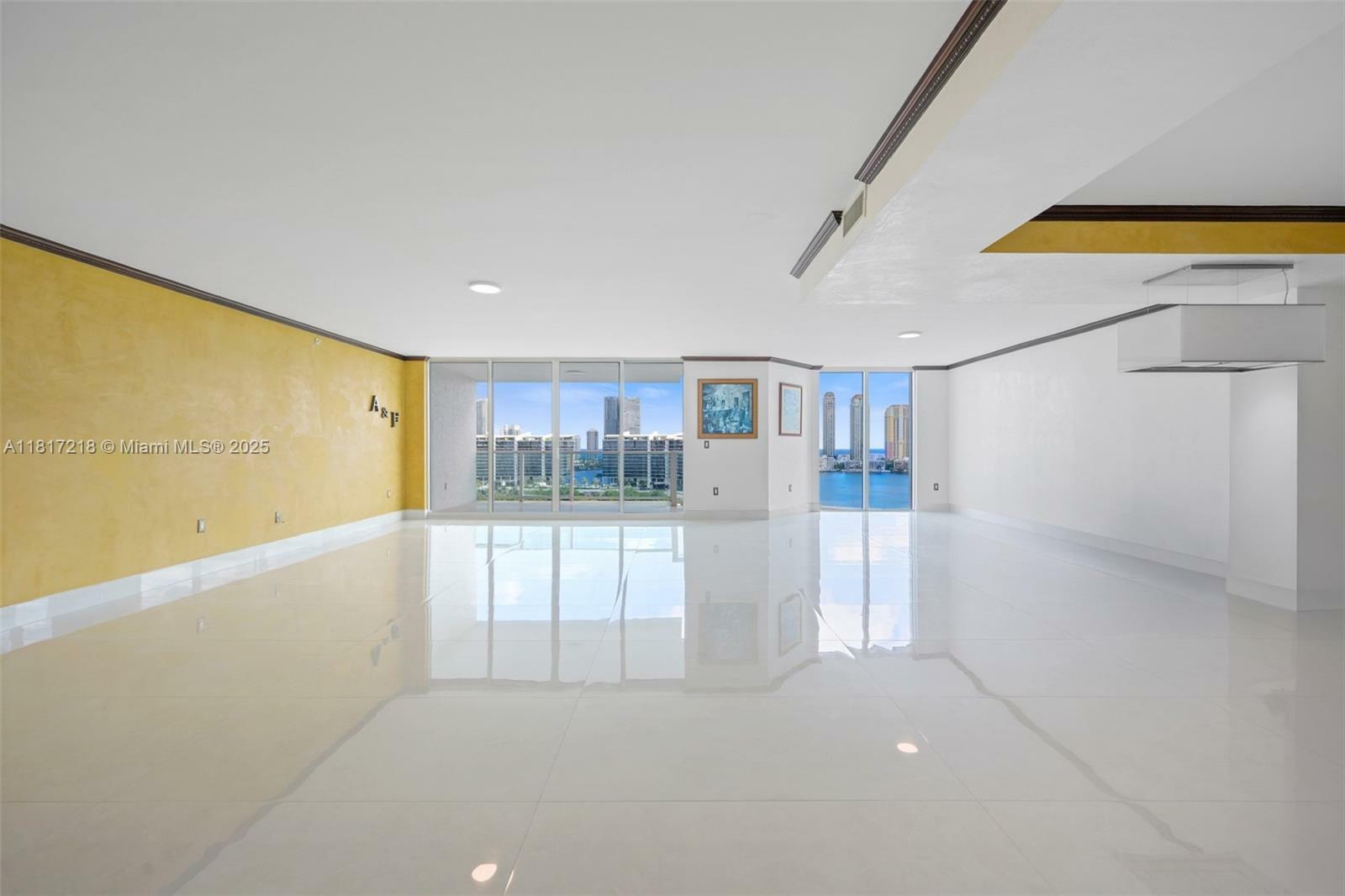 Property Photo: 3201 NE 183rd St 1702 FL 33160