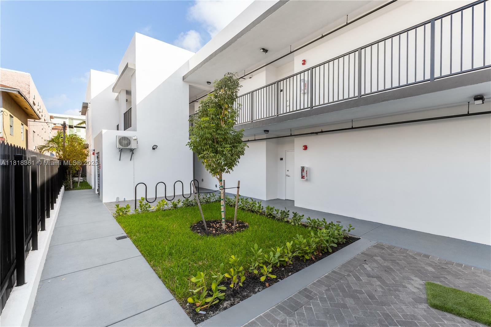 Property Photo: 1547 NW 2nd St 101 FL 33125