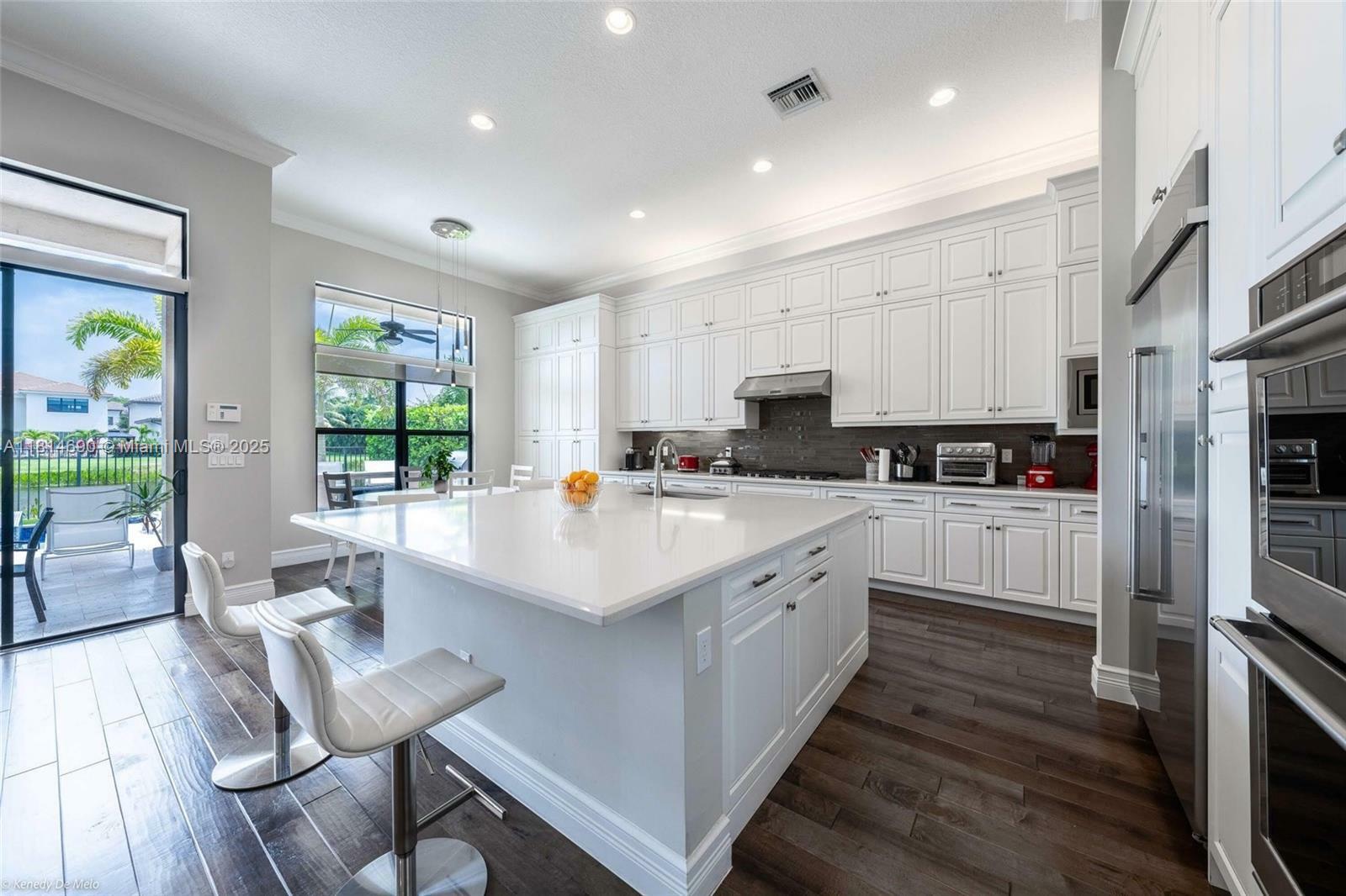Property Photo: 9368 Eden Roc Ct FL 33446