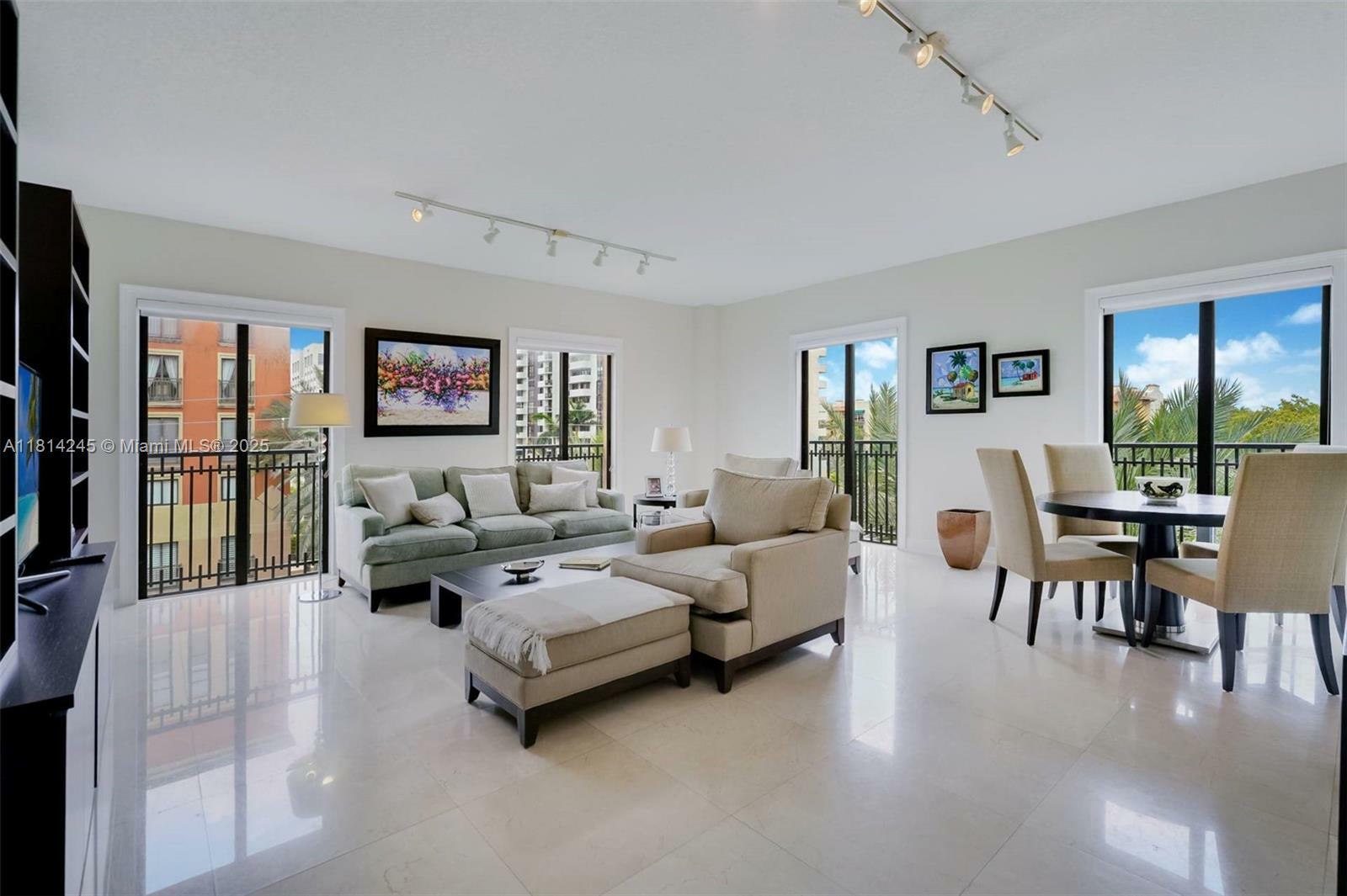 Property Photo: 711 Biltmore Way 402 FL 33134