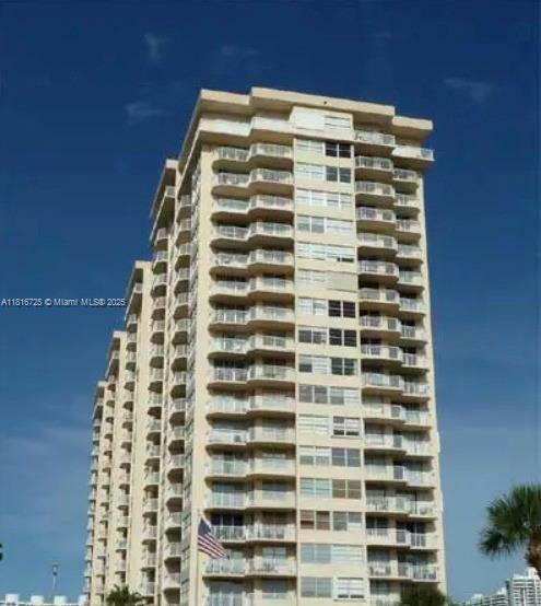 Property Photo: 18051 Biscayne Blvd 1403 FL 33160