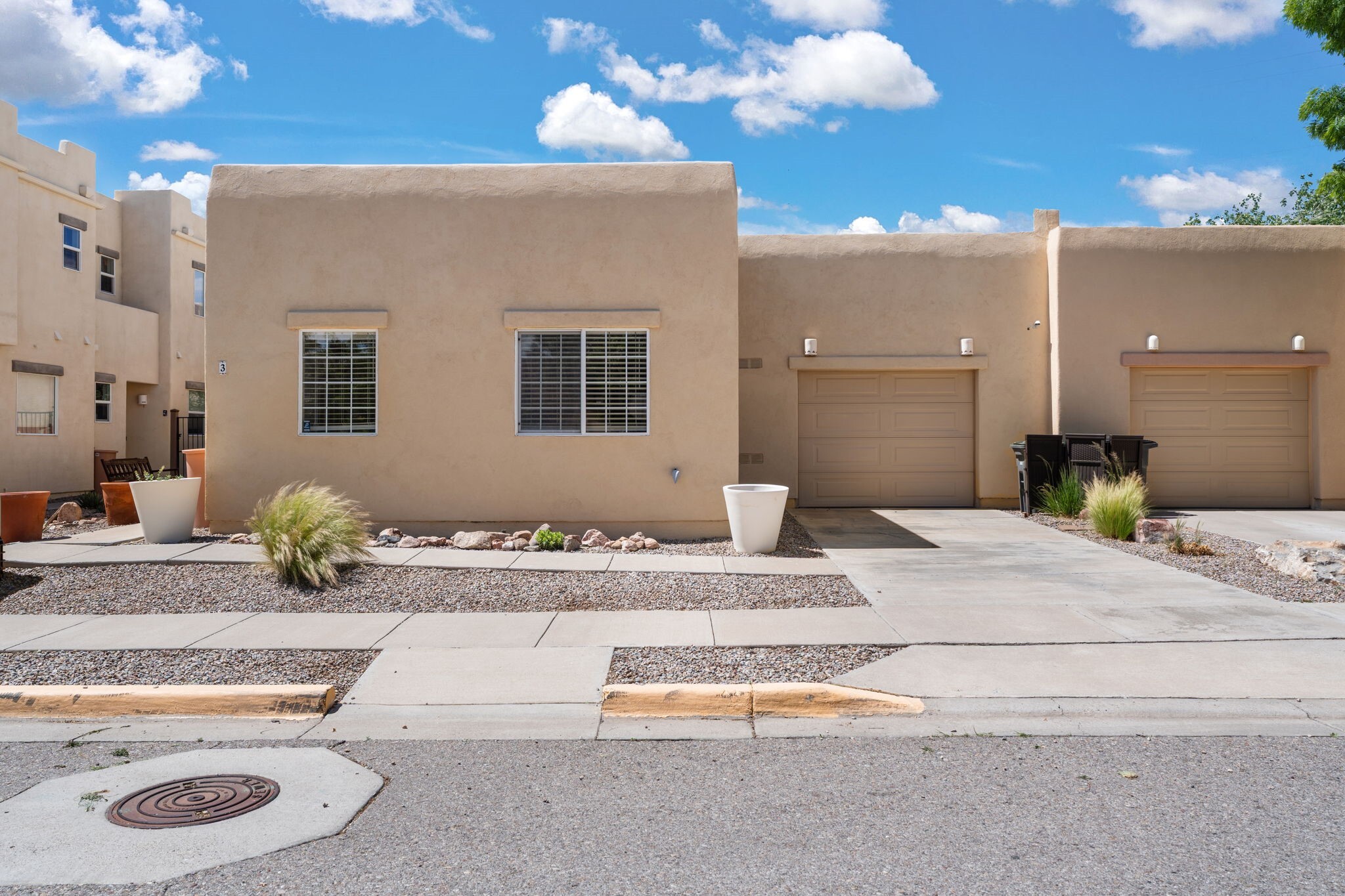 Property Photo:  3 Canyon Cliff Dr  NM 87508 