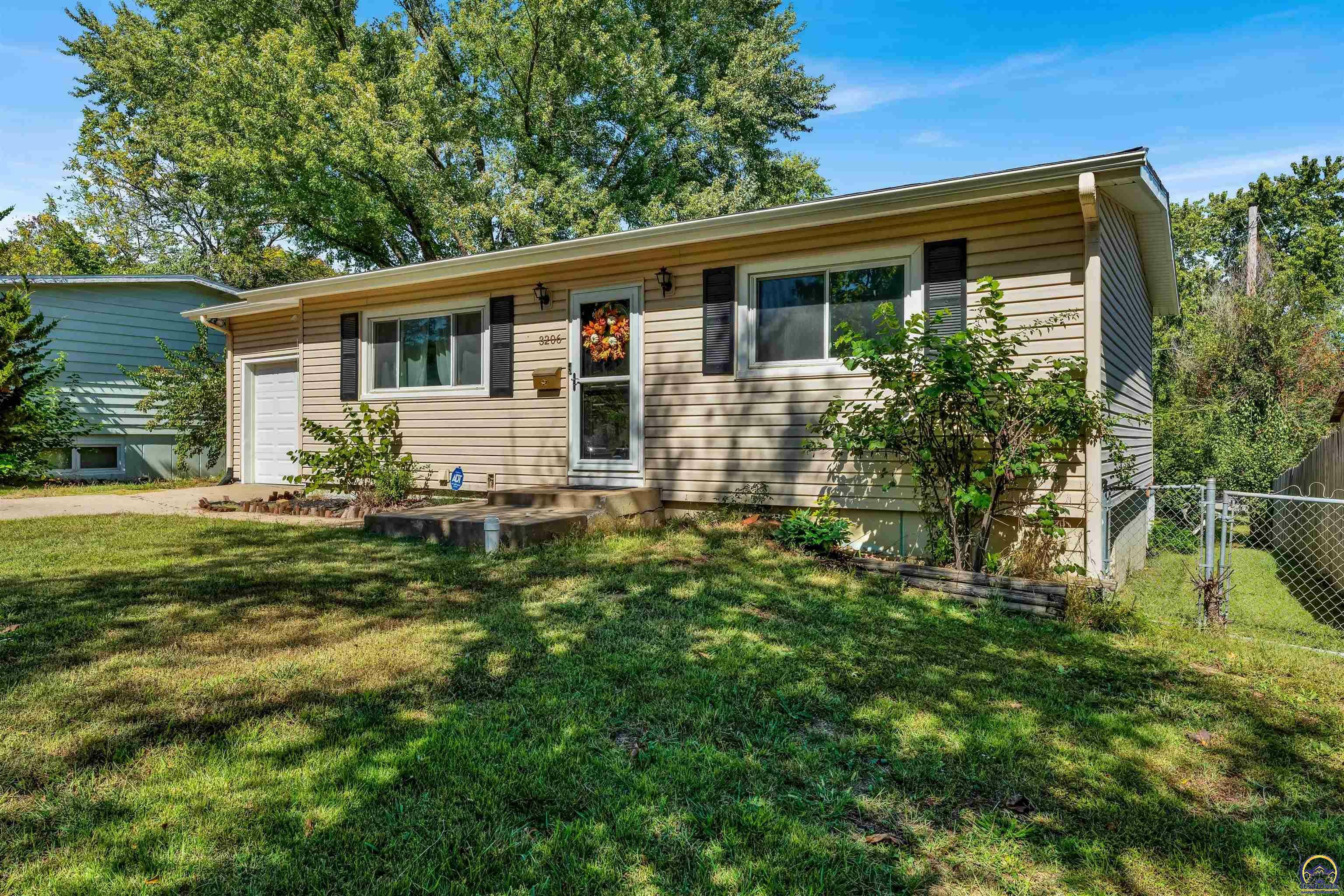 Property Photo: 3206 SW Twilight Dr KS 66614