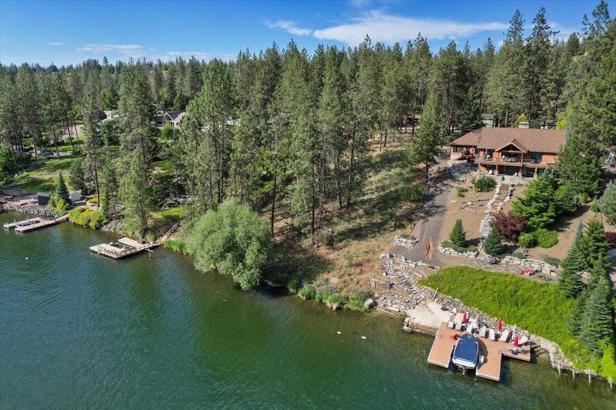 Property Photo: 12823 Shore Rd WA 99026
