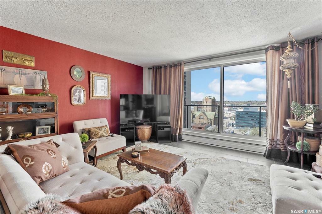 Property Photo: 320 5th Avenue N 1501 SK S7K 2P5