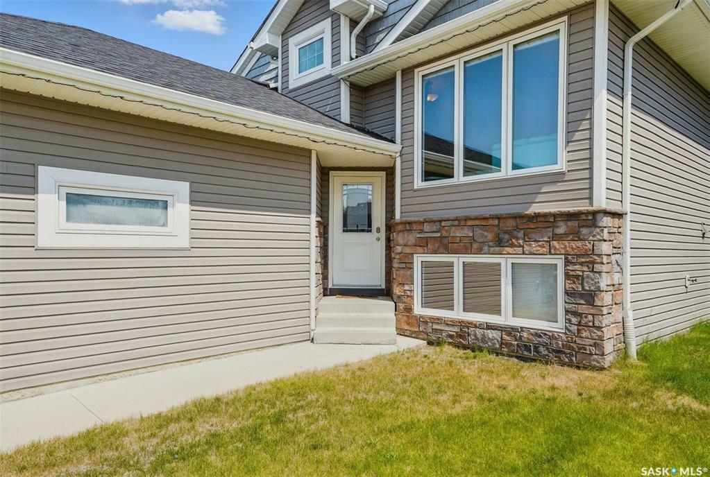 Property Photo: 607 Pringle Bend SK S7T 0S7