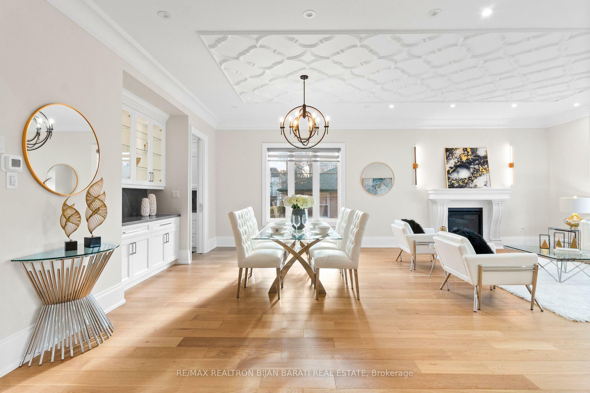 Photo de la propriété: 5 Charlemagne Drive ON M2N 4H7