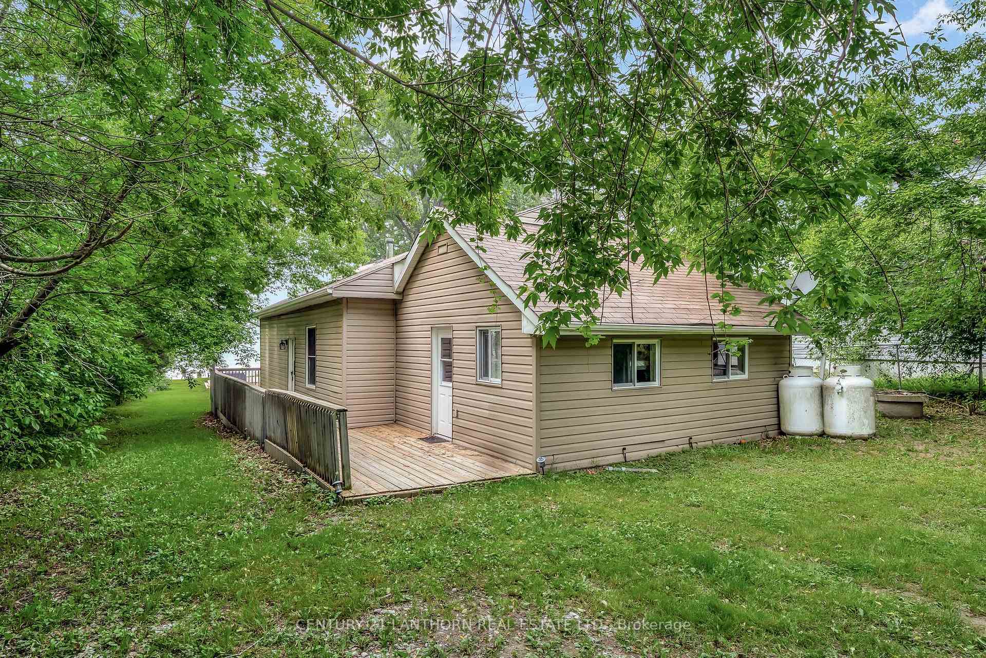 Property Photo: 809A Frankford-Stirling Road ON K0K 2C0
